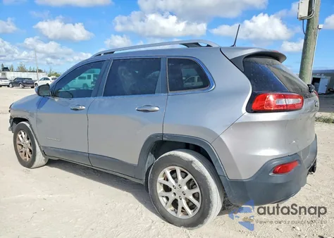 2016 Jeep Cherokee Latitude z USA, uszkodzony, nr VIN 1C4PJMCS2GW211417